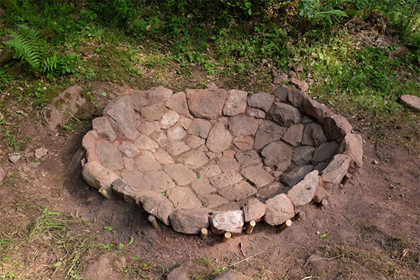 bassin en pierre de grès rose